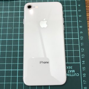 iPhone 8アウトカメラレンズ交換修理
