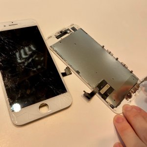 iPhone7パネル交換修理