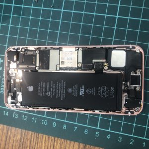 iPhoneSE基盤修理