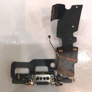 iPhone 7 ライトニング交換