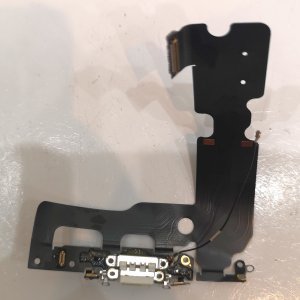 iPhone 7+ ライトニング交換