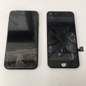 iPhone 7 ガラス割れ