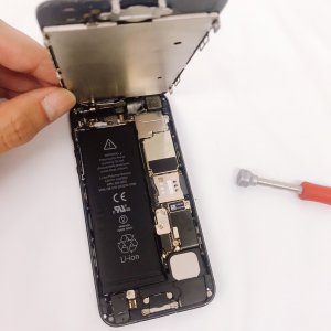 iPhone 5 バッテリー交換