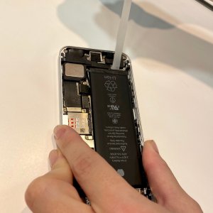 iPhoneSEバッテリー交換修理