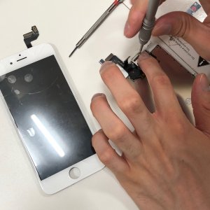 iPhone6Sパネル交換修理