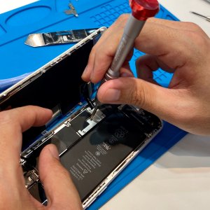 iPhone8パネル交換修理