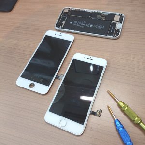 iPhone8 フロントパネル交換
