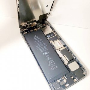 iPhone5S バッテリー交換