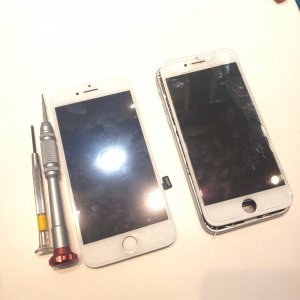 iPhone8液晶交換修理