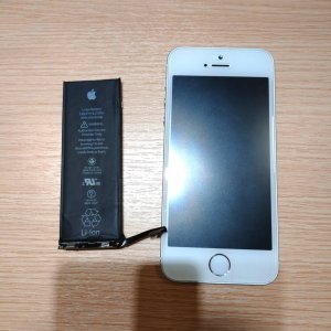 iPhoneSEバッテリー交換修理