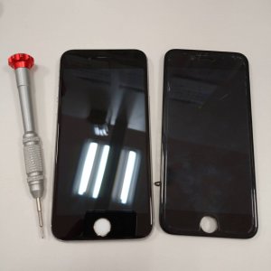 iPhone8液晶交換修理