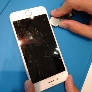 iPhone6Sパネル交換修理