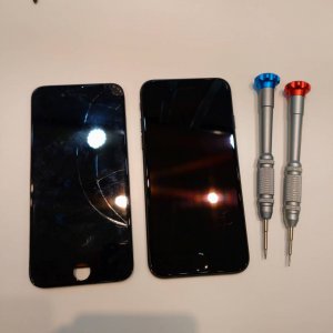 iPhone8液晶交換修理