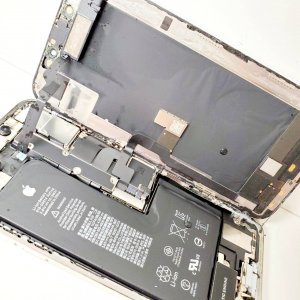 iPhoneXS 水没修理