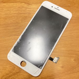 iPhone8 フロントパネル交換修理