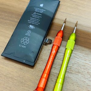 iPhone SE バッテリー交換