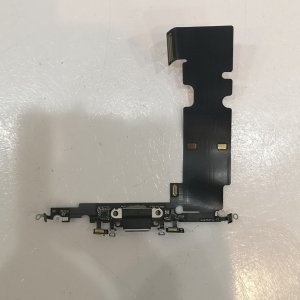 iPhone 8+ ライトニング修理