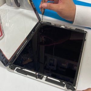 iPad6 デジタイザー交換修理