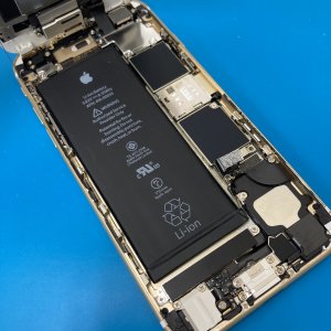 iPhone6s バッテリー交換