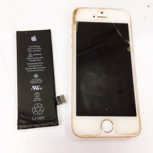 iPhone5s バッテリー交換