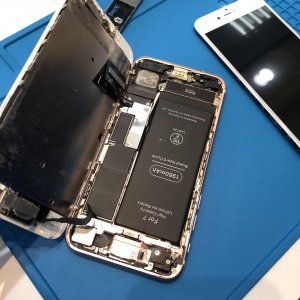 iPhone8 液晶交換修理