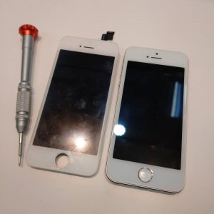 iPhone5S液晶交換修理