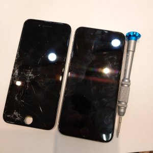 iPhoneSE第2世代 液晶交換修理