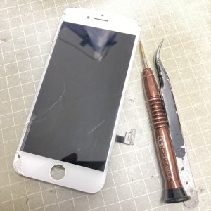 iPhone8 液晶画面交換修理