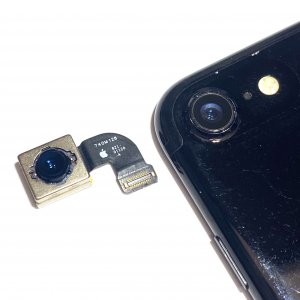 iPhone8 アウトカメラ交換修理