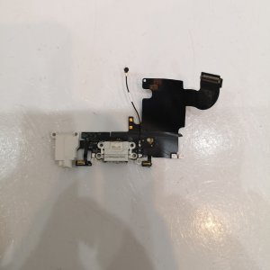 iPhone 6S ライトニング交換