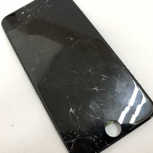 iPhone8　フロントパネル交換