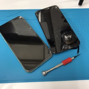 iPhone 11 パネル交換