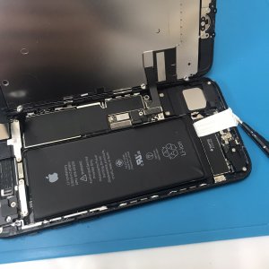 iPhone 7 バッテリー交換