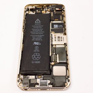 iPhone5S バッテリー交換