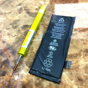 iPhone5s バッテリー交換