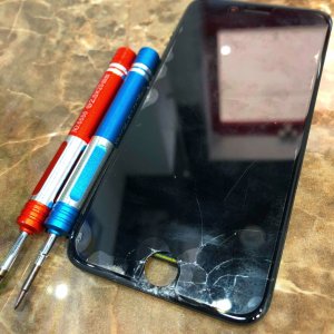 iPhone8 パネル交換