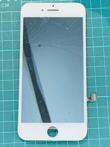 iPhone8 パネル交換