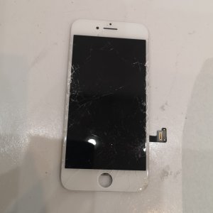 iPhone 8 パネル交換