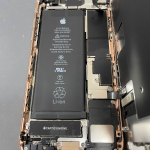 iPhone 8 バッテリー交換