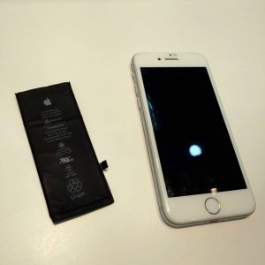 iPhone8バッテリー交換修理
