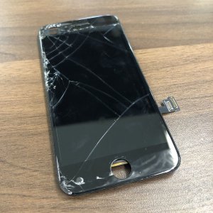 iPhone7のフロントガラス割れ修理