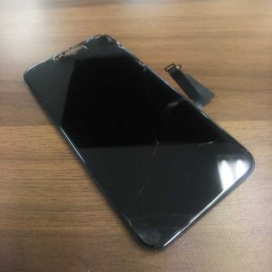 iPhoneXRの画面割れ