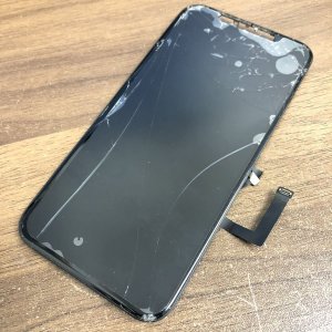 iPhone11 フロントパネル交換修理