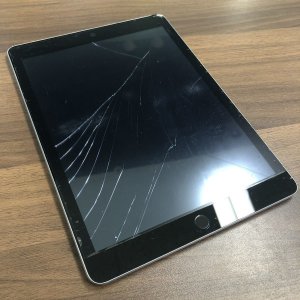 iPad5ガラス割れ修理