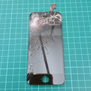 iPhone5c 液晶交換の修理実績