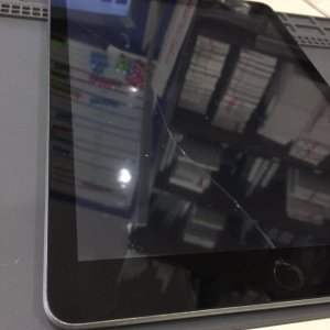 iPad6　ガラスパネル交換