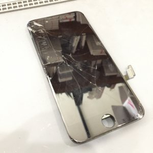 iPhone8　ガラスパネル交換