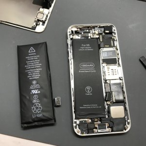 iPhone5S バッテリー交換