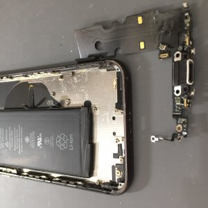 iPhone8　ライトニング交換