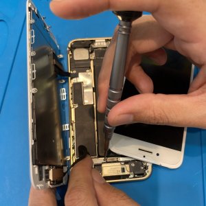 iPhone7パネル交換修理